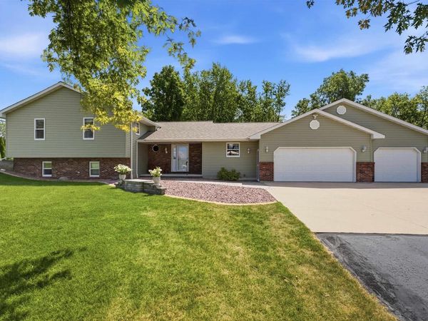 W6817 APPLETREE COURT, Greenville, WI 54942