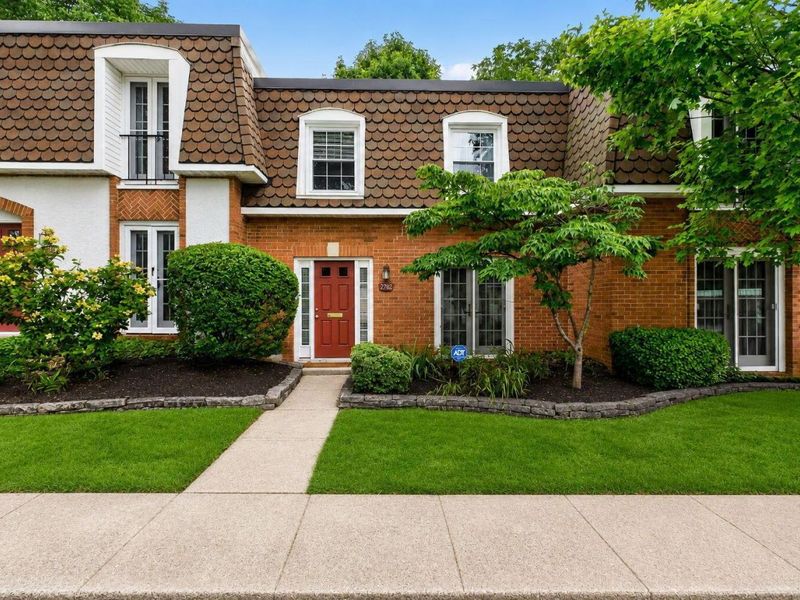 2782 Chateau Circle S, Unit 45, Columbus, OH 43221 Photo 1