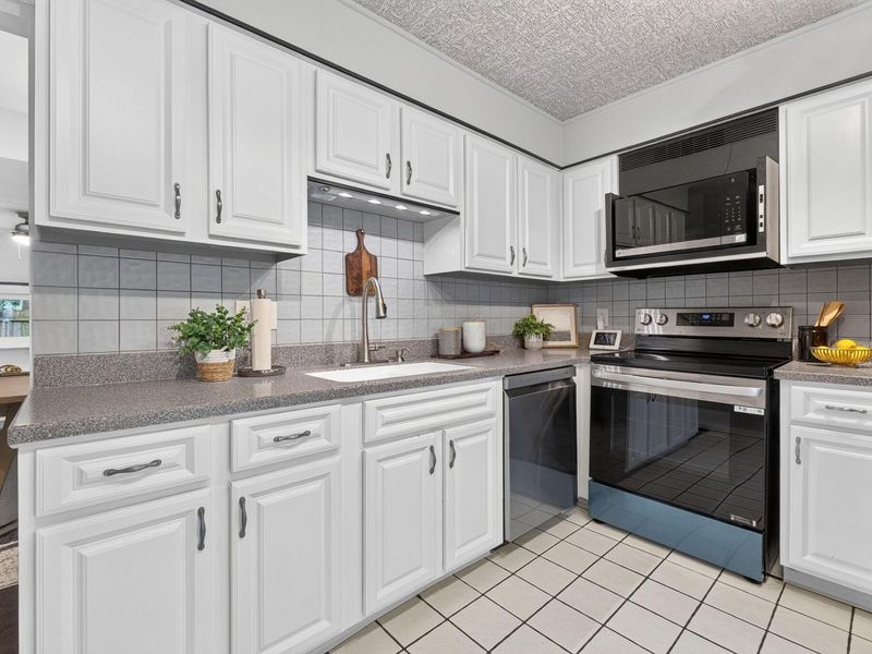 2782 Chateau Circle S, Unit 45, Columbus, OH 43221 Photo 17
