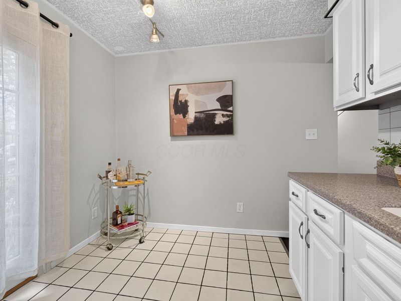 2782 Chateau Circle S, Unit 45, Columbus, OH 43221 Photo 18