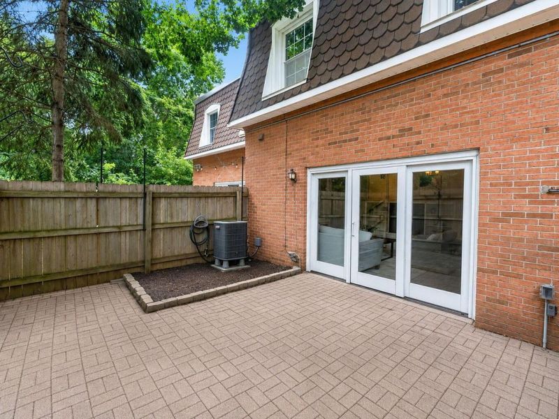 2782 Chateau Circle S, Unit 45, Columbus, OH 43221 Photo 40