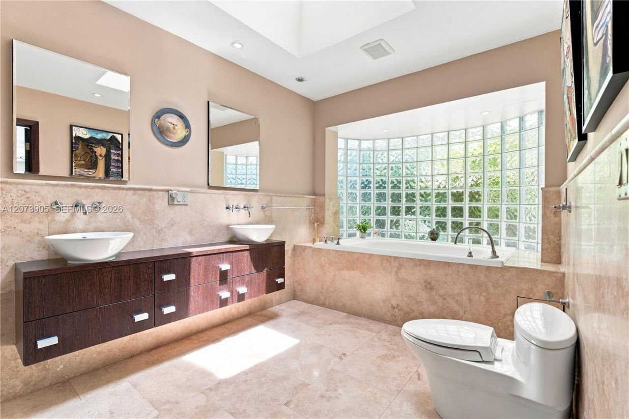 4110 Battersea Rd , Miami, FL 33133 Photo