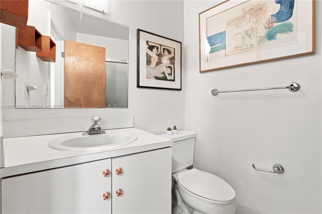 4110 Battersea Rd , Miami, FL 33133 Photo