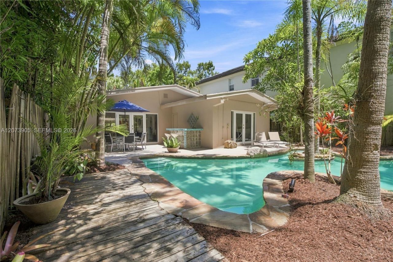 4110 Battersea Rd , Miami, FL 33133 Photo