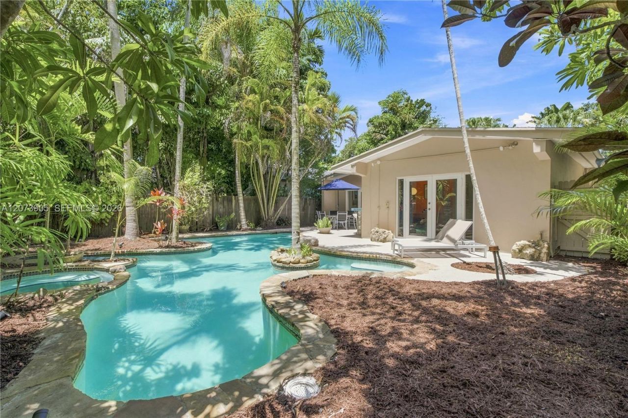 4110 Battersea Rd , Miami, FL 33133 Photo