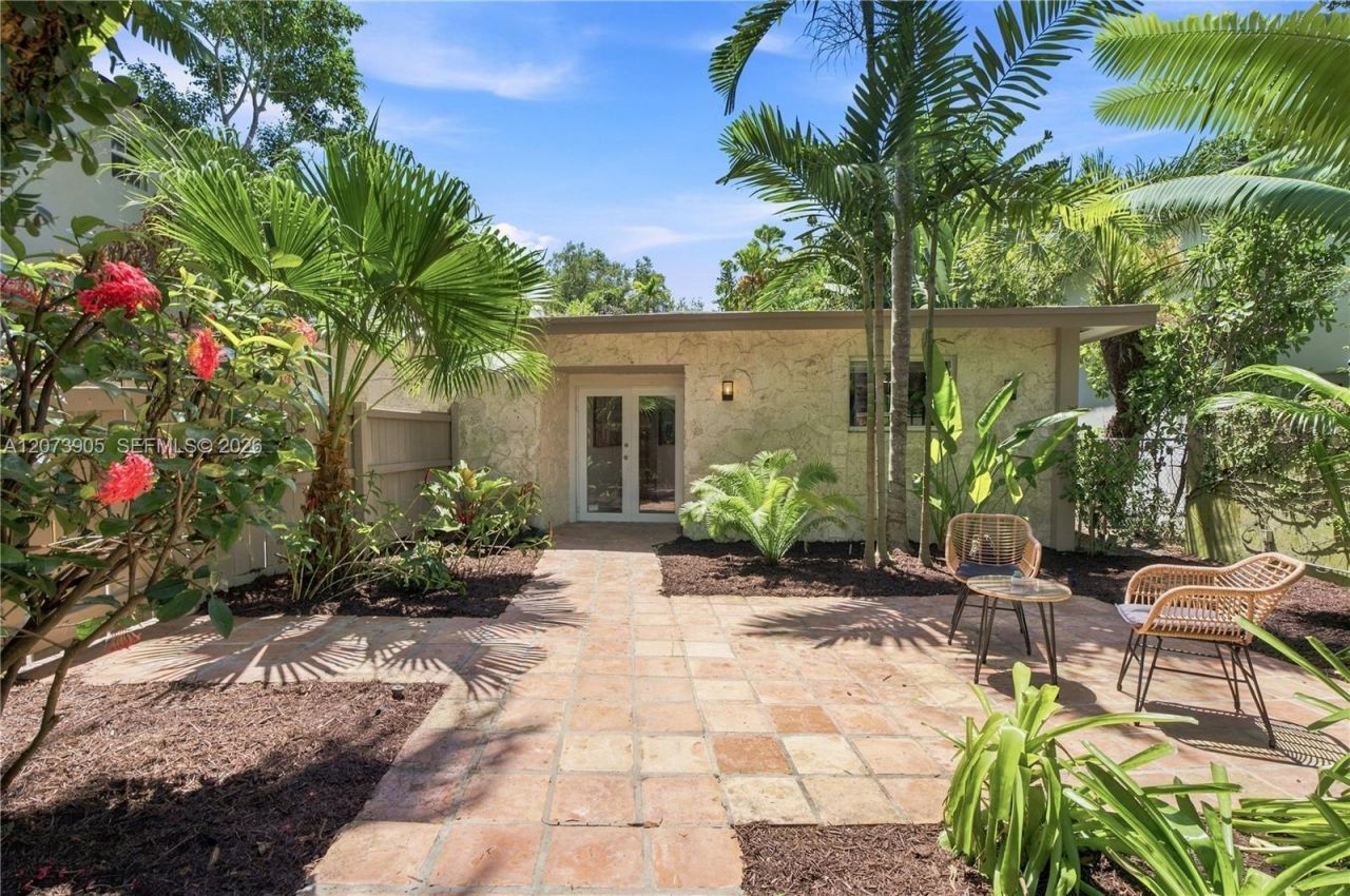 4110 Battersea Rd , Miami, FL 33133 Photo