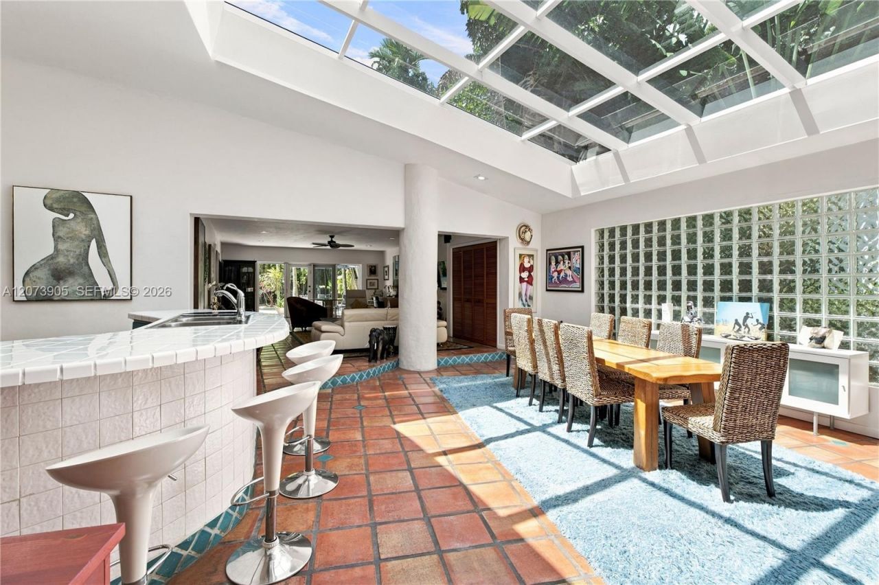 4110 Battersea Rd , Miami, FL 33133 Photo