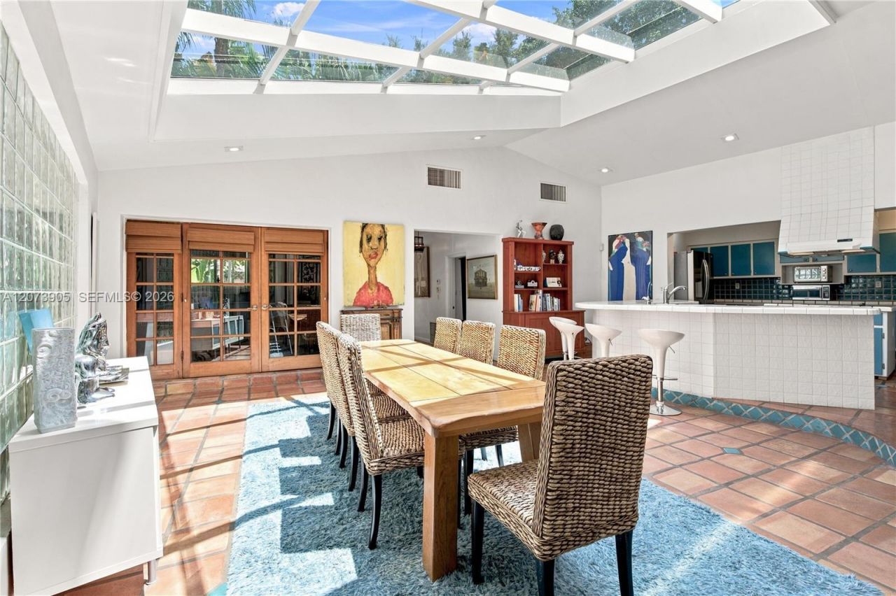 4110 Battersea Rd , Miami, FL 33133 Photo