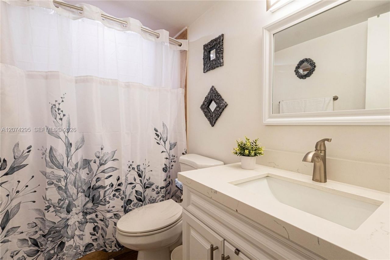 300 S Hollybrook Dr , Unit 105, Pembroke Pines, FL 33025 Photo