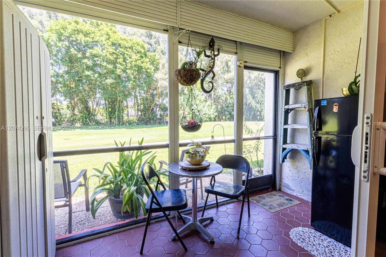 300 S Hollybrook Dr , Unit 105, Pembroke Pines, FL 33025 Photo