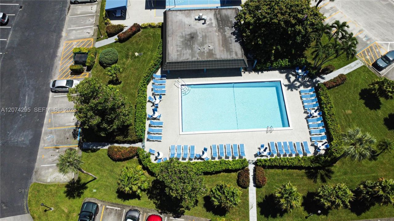300 S Hollybrook Dr , Unit 105, Pembroke Pines, FL 33025 Photo