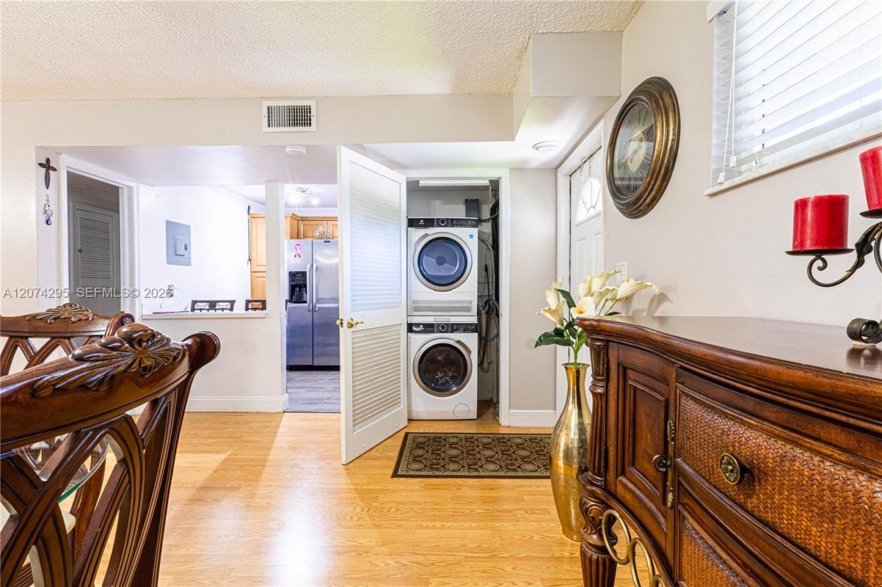 300 S Hollybrook Dr , Unit 105, Pembroke Pines, FL 33025 Photo