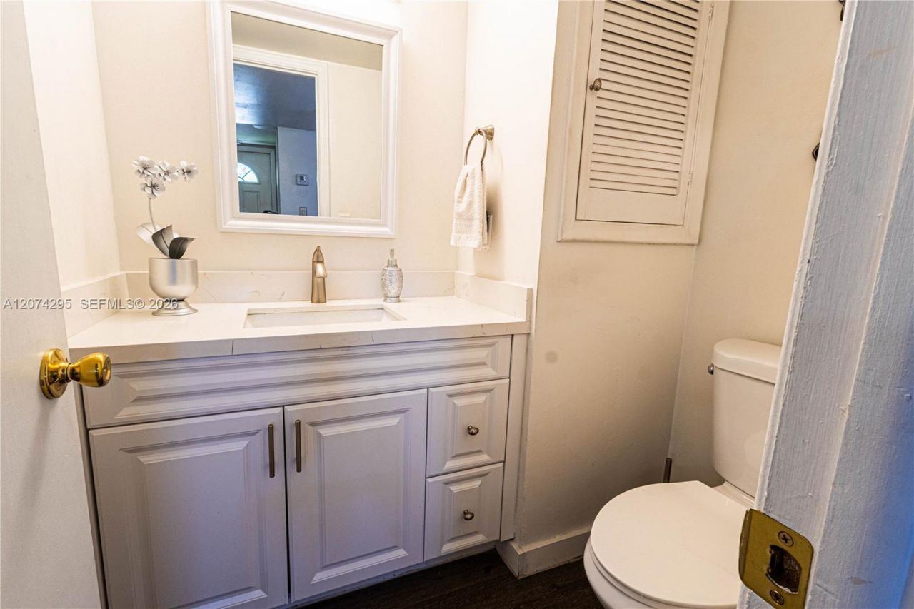 300 S Hollybrook Dr , Unit 105, Pembroke Pines, FL 33025 Photo
