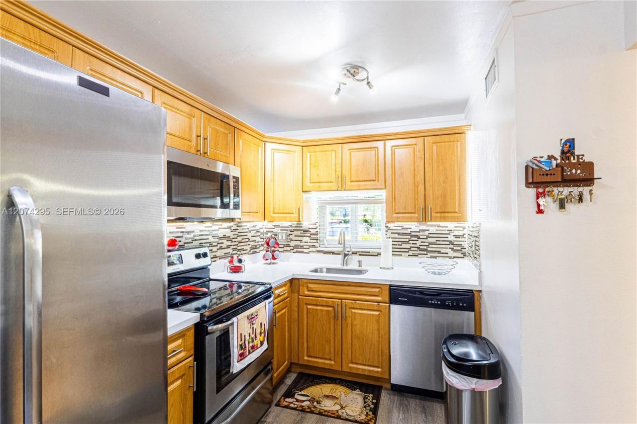 300 S Hollybrook Dr , Unit 105, Pembroke Pines, FL 33025 Photo
