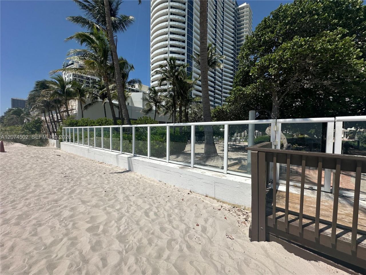3000 S Ocean Dr , Unit 922, Hollywood, FL 33019 Photo