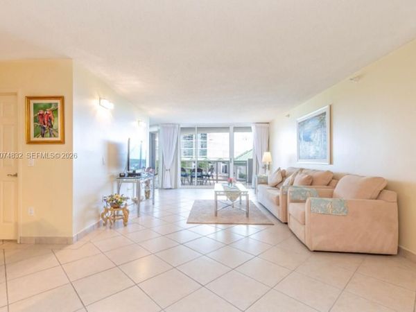 16711 Collins Ave, Unit 706, Sunny Isles Beach, FL 33160