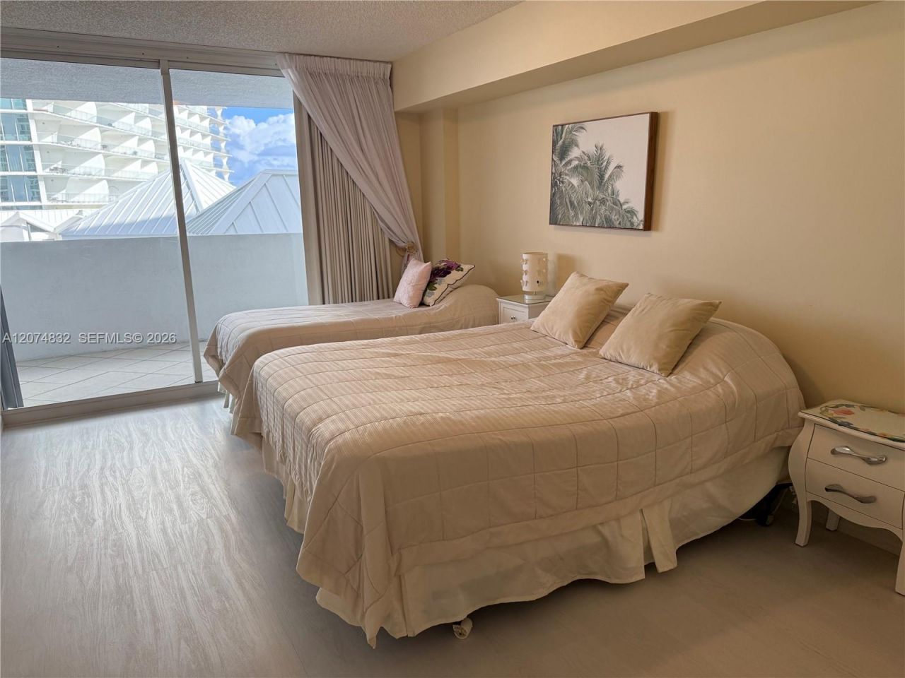 16711 Collins Ave, Unit 706, Sunny Isles Beach, FL 33160 Photo