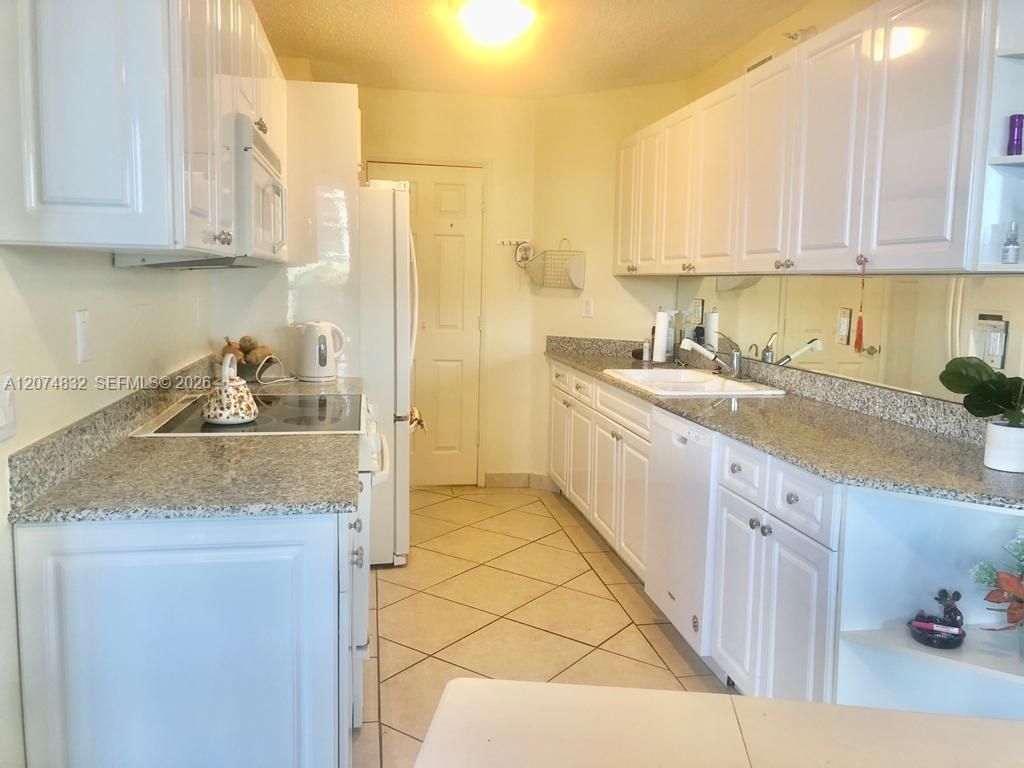 16711 Collins Ave, Unit 706, Sunny Isles Beach, FL 33160 Photo