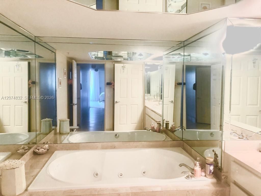 16711 Collins Ave, Unit 706, Sunny Isles Beach, FL 33160 Photo