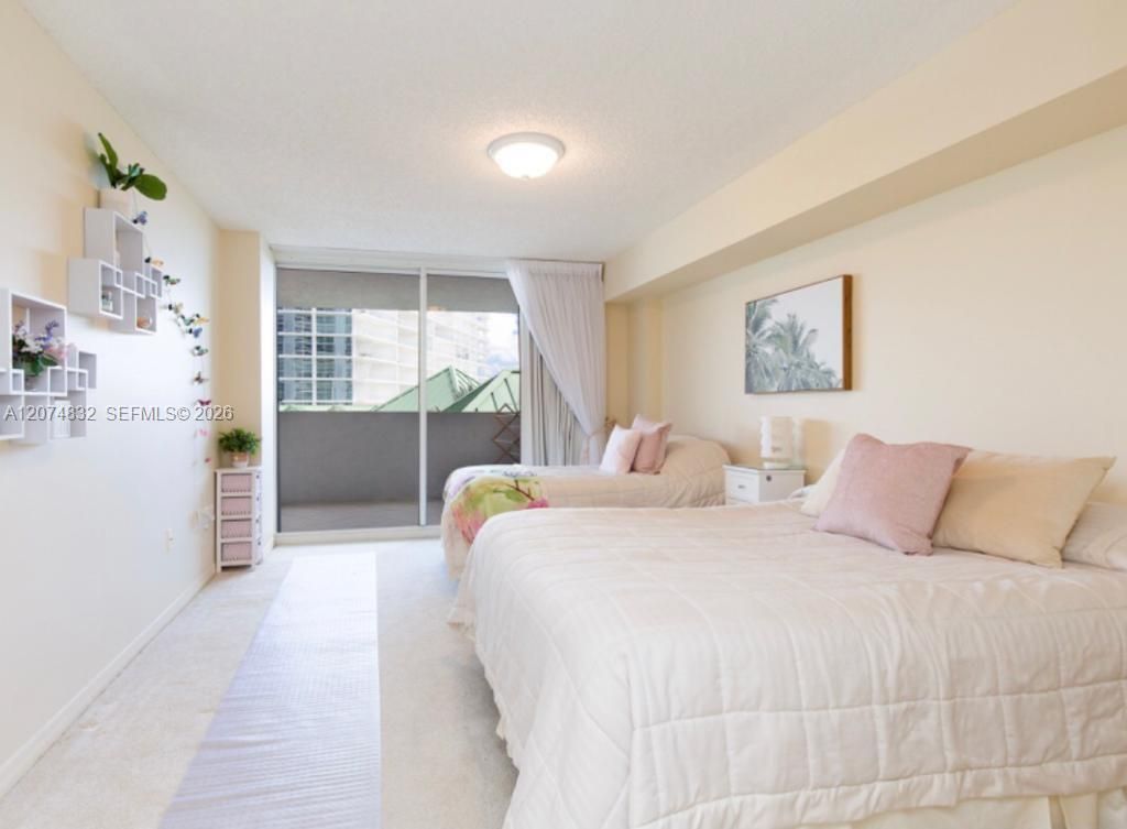 16711 Collins Ave, Unit 706, Sunny Isles Beach, FL 33160 Photo