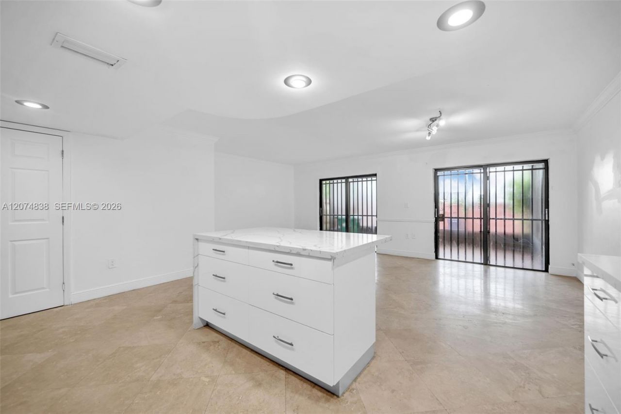 13775 SW 160th St, Unit 16, Miami, FL 33177 Photo