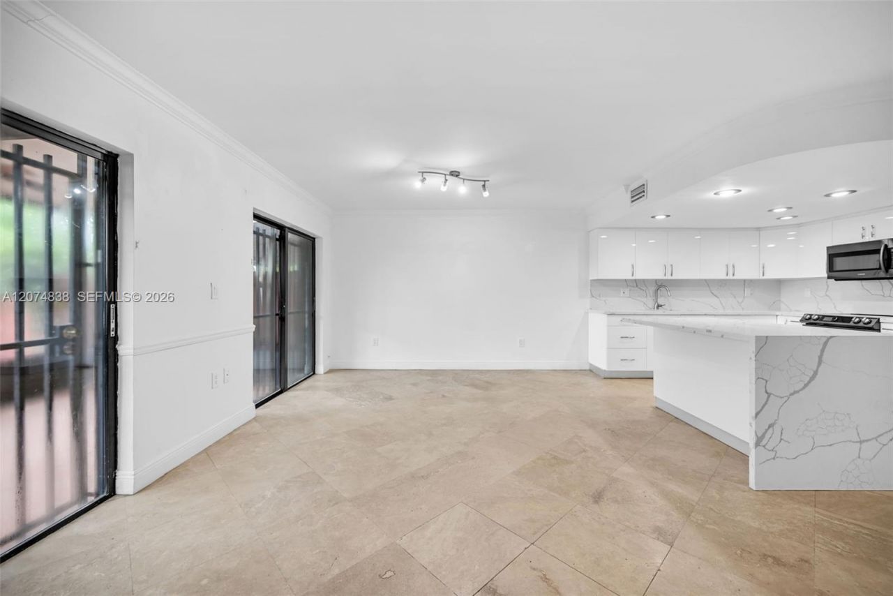 13775 SW 160th St, Unit 16, Miami, FL 33177 Photo