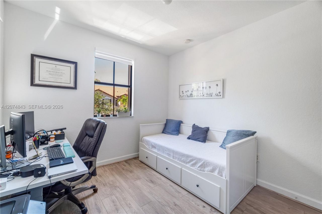10334 NW 30th Ter, Doral, FL 33172 Photo