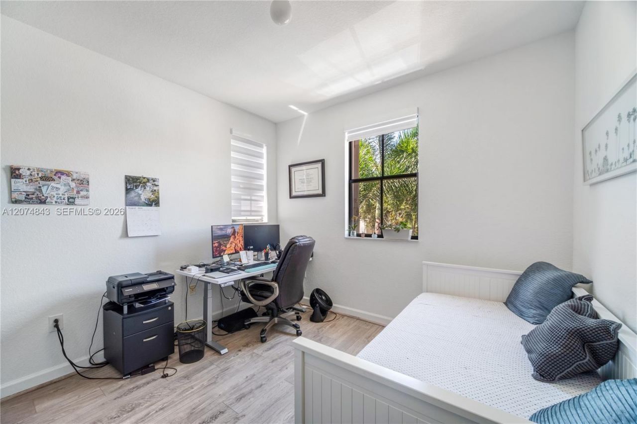 10334 NW 30th Ter, Doral, FL 33172 Photo