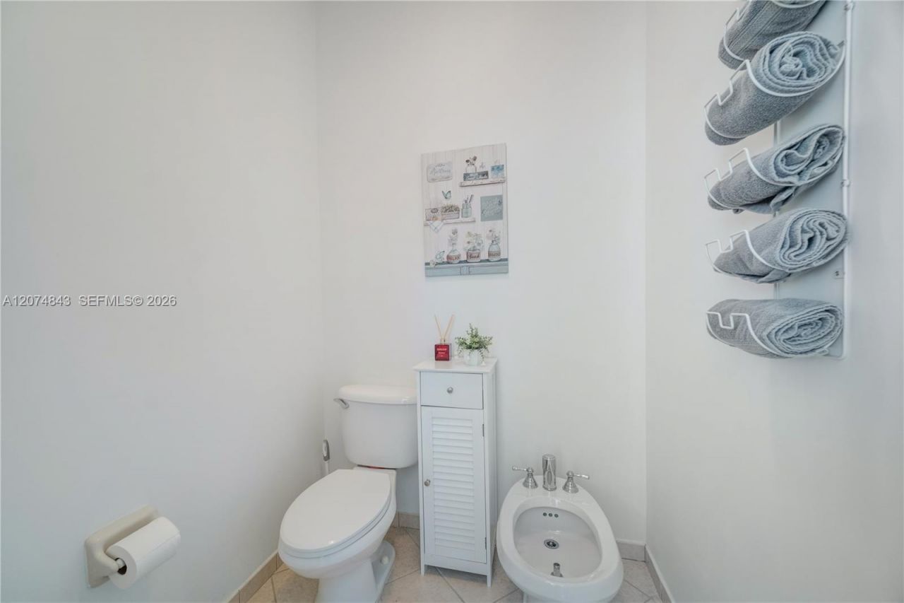 10334 NW 30th Ter, Doral, FL 33172 Photo