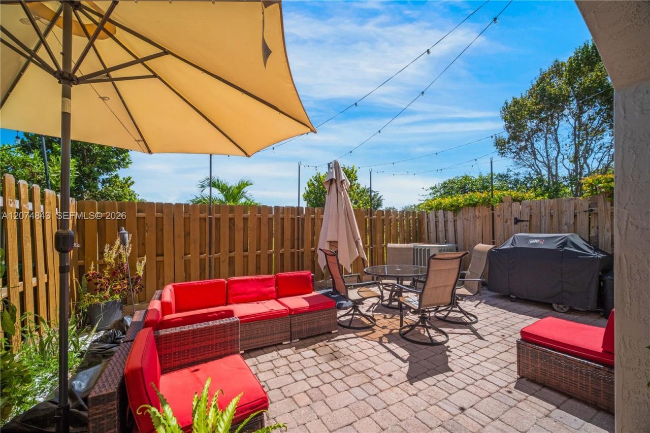 10334 NW 30th Ter, Doral, FL 33172 Photo