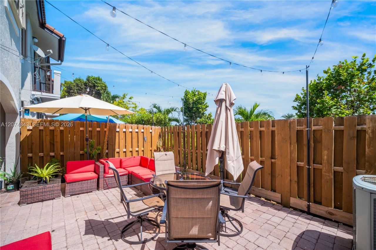 10334 NW 30th Ter, Doral, FL 33172 Photo