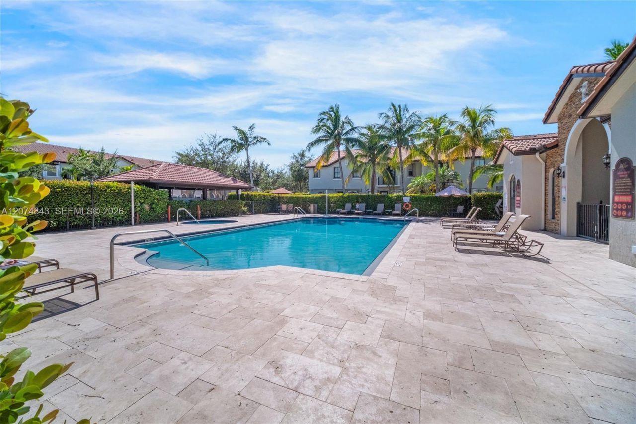 10334 NW 30th Ter, Doral, FL 33172 Photo