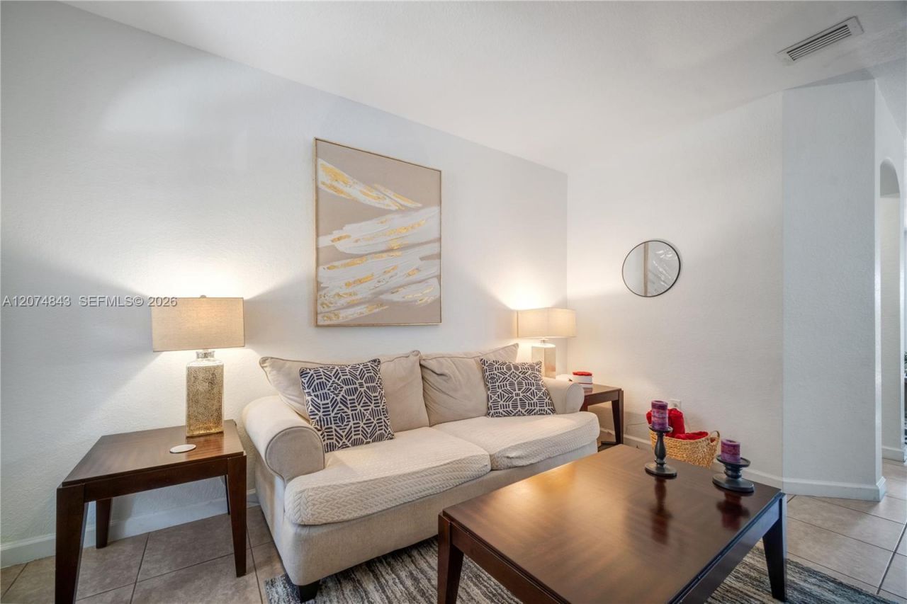 10334 NW 30th Ter, Doral, FL 33172 Photo