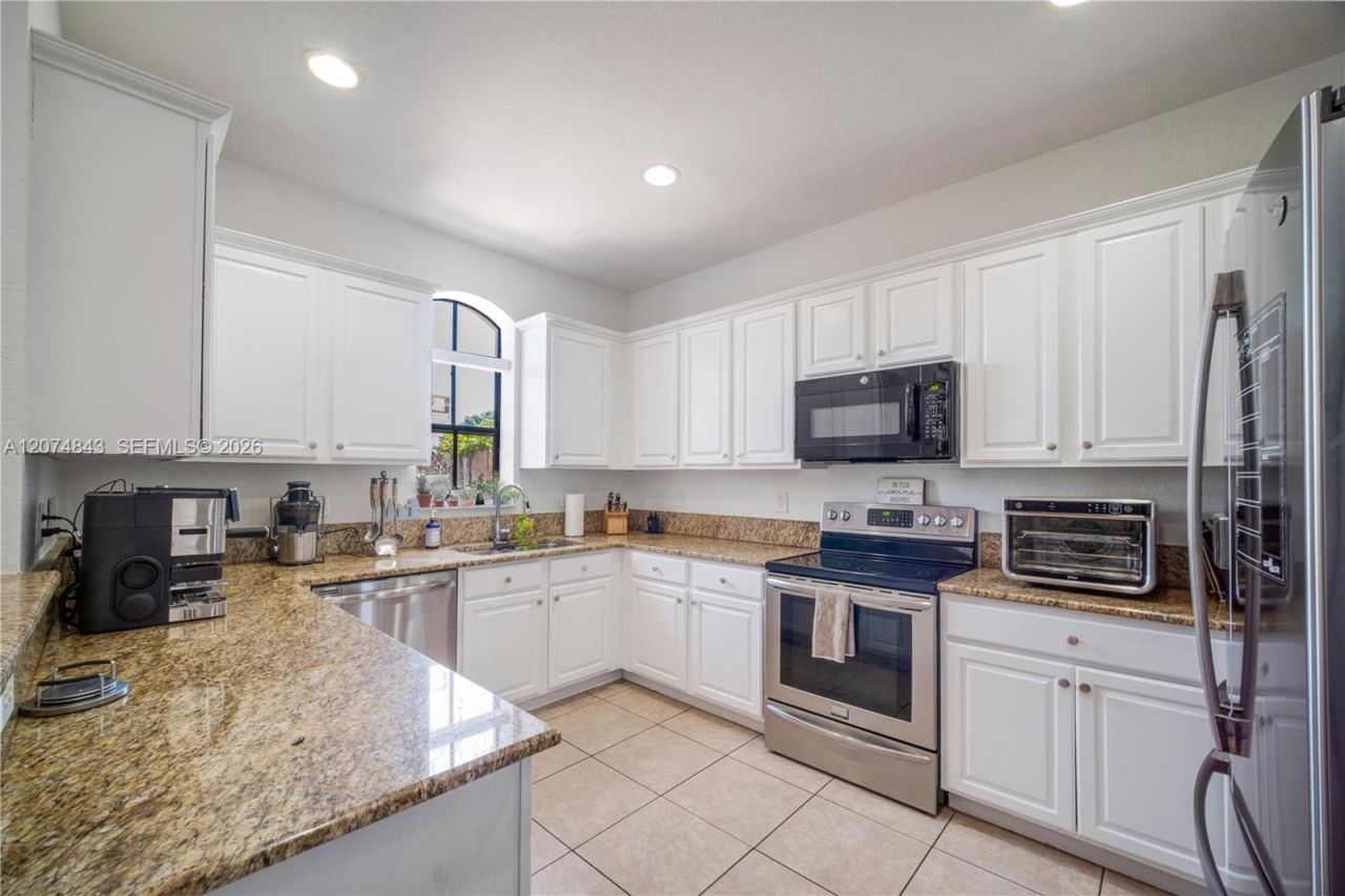 10334 NW 30th Ter, Doral, FL 33172 Photo