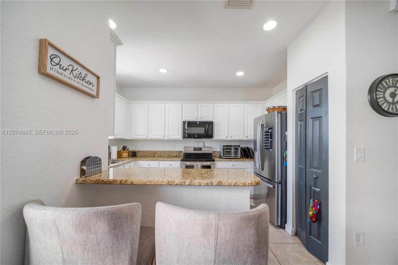 10334 NW 30th Ter, Doral, FL 33172 Photo