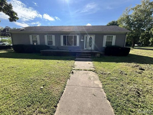 211 N 7th Street , Canton, MO 63435