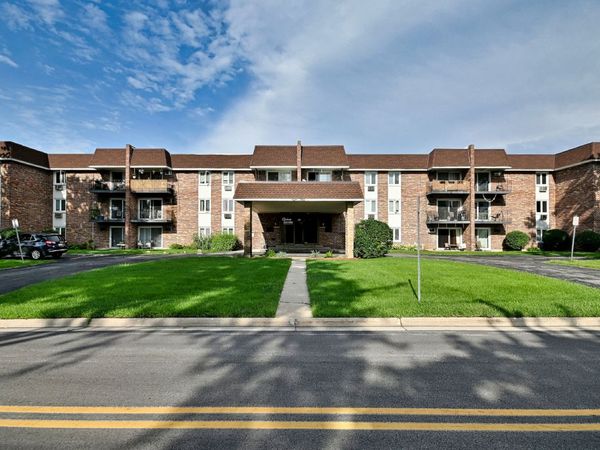 850 S Lorraine Road S, Unit 3E, Wheaton, IL 60189