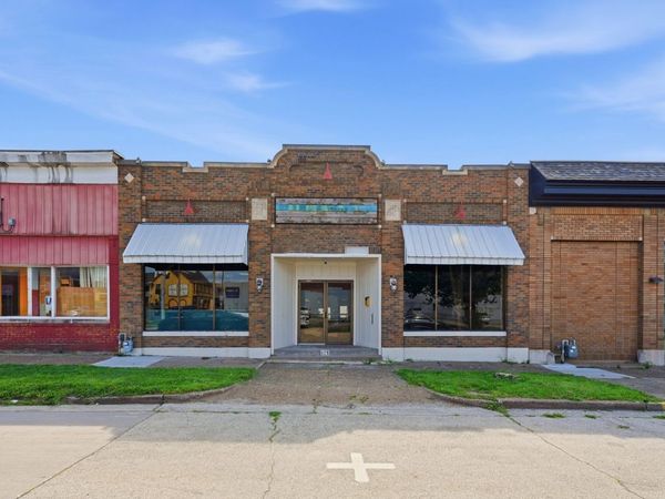 525 14TH Street , Moline, IL 61265