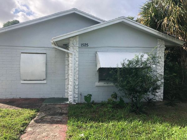 1525 W 15TH Street, Riviera Beach, FL 33404