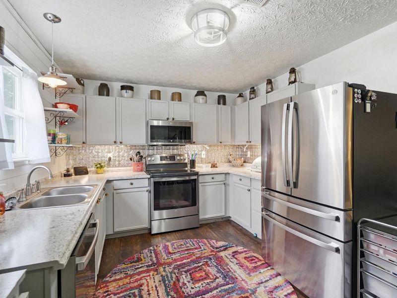 1047 Braxton Boulevard, London, OH 43140 Photo 12