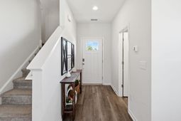 5085 Gladstone Dr photo 4