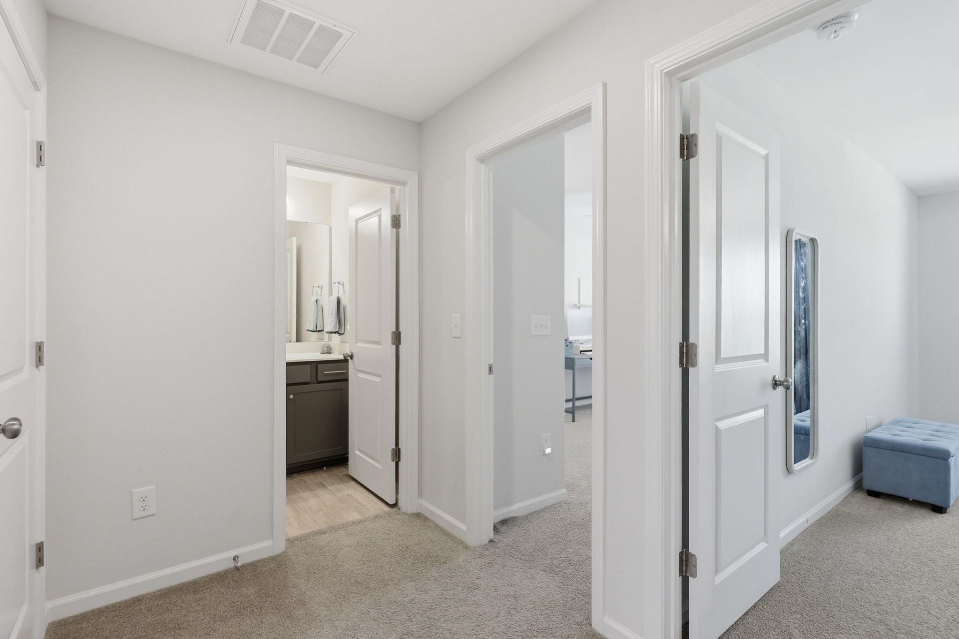 5085 Gladstone Dr Photo 26