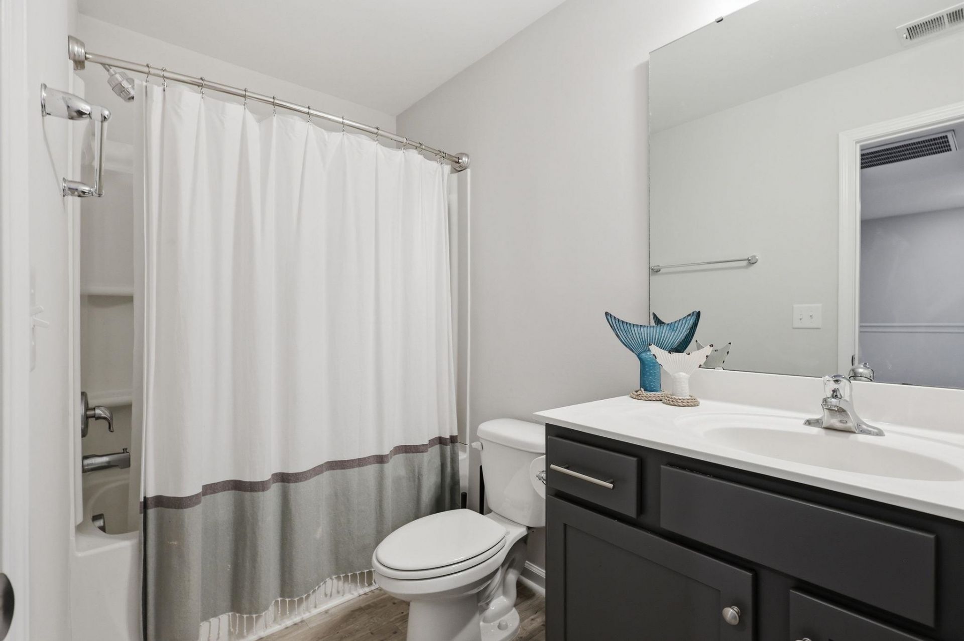 5085 Gladstone Dr Photo 27