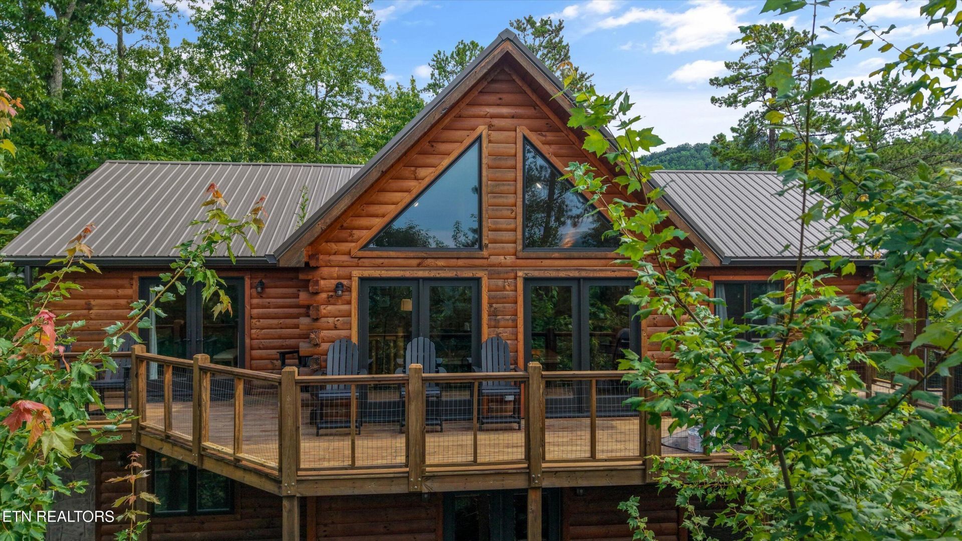 2421 Misty Shadows Drive, Sevierville, TN 37862 Main Photo