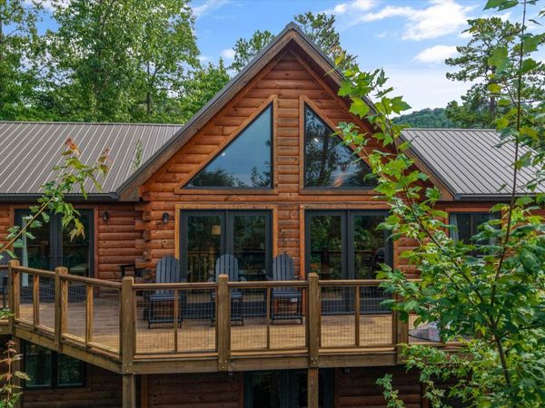 2421 Misty Shadows Drive, Sevierville, TN 37862