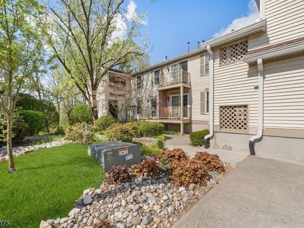150 Jamestown Rd, Bernards, NJ 07920