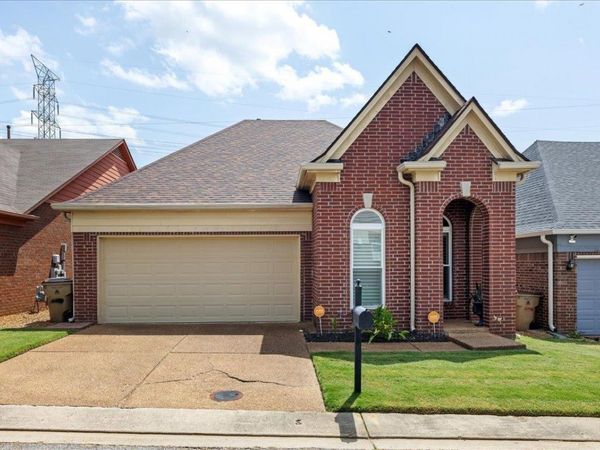 9123 S BERRY GARDEN CIR, Memphis, TN 38016