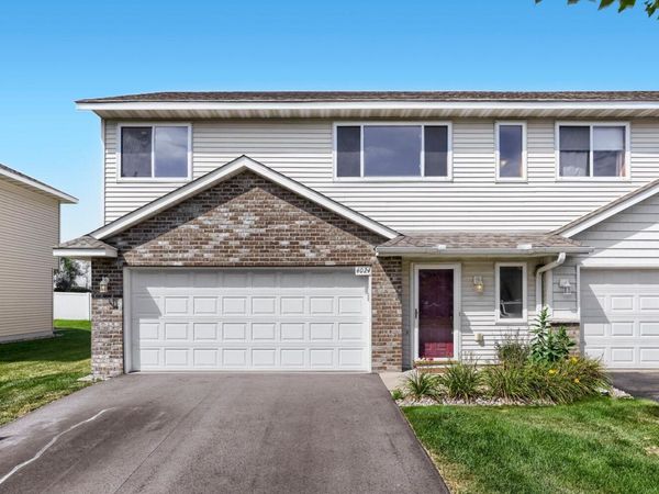 4024 Blakewood Drive , Shakopee, MN 55379