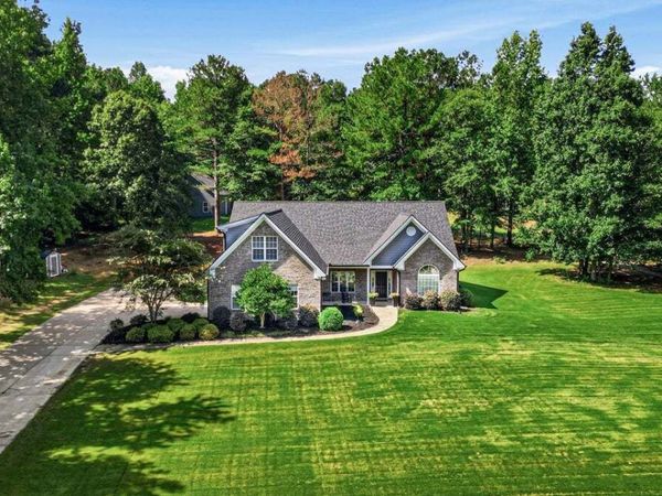 2305 Hawthorne Trace, Monroe, GA 30655