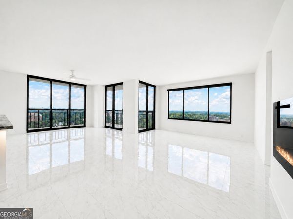 3481 Lakeside Drive NE, Unit APT P201, Atlanta, GA 30326